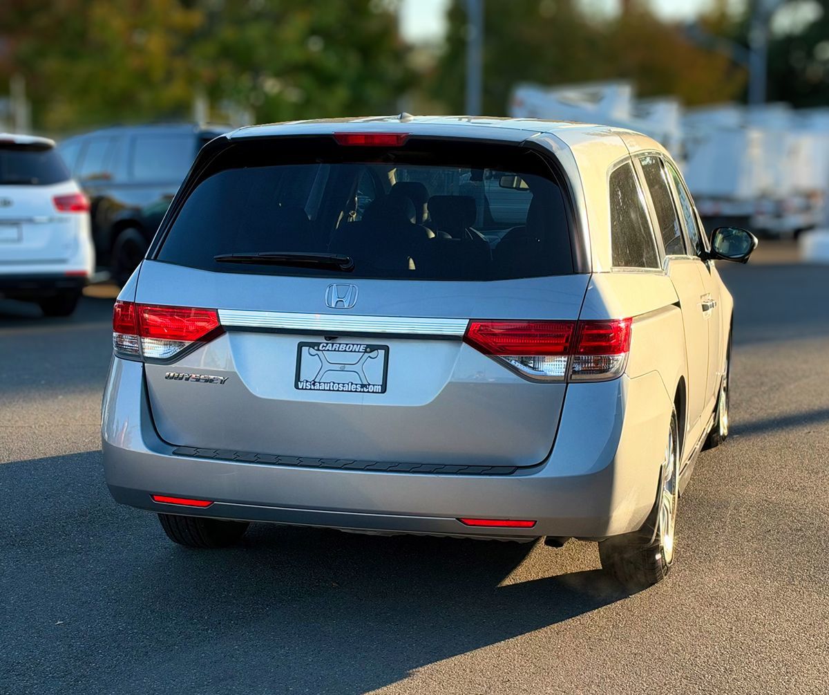 Photo 5 of this Honda Odyssey