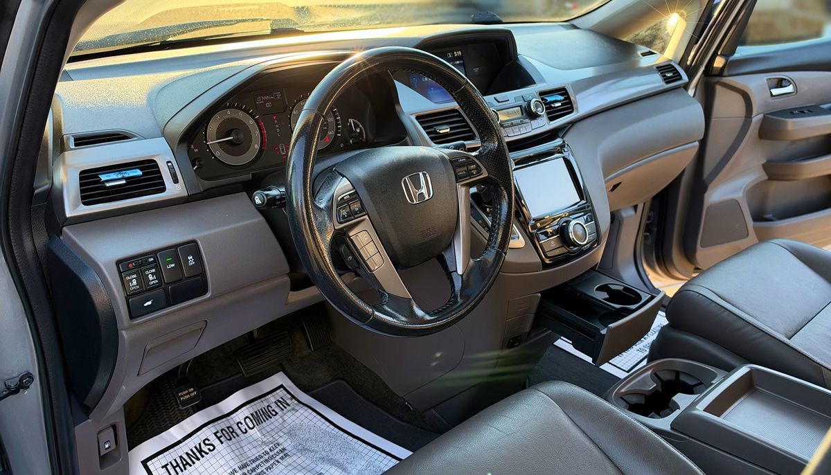 Photo 12 of this Honda Odyssey