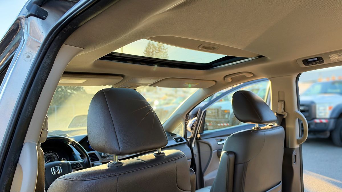 Photo 15 of this Honda Odyssey