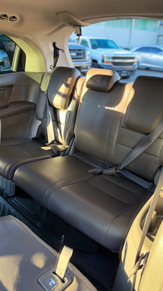 Photo 16 of this Honda Odyssey