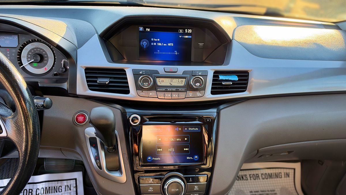 Photo 22 of this Honda Odyssey