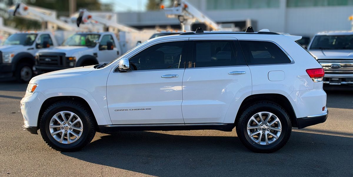 Photo 2 of this Jeep Grand Cherokee