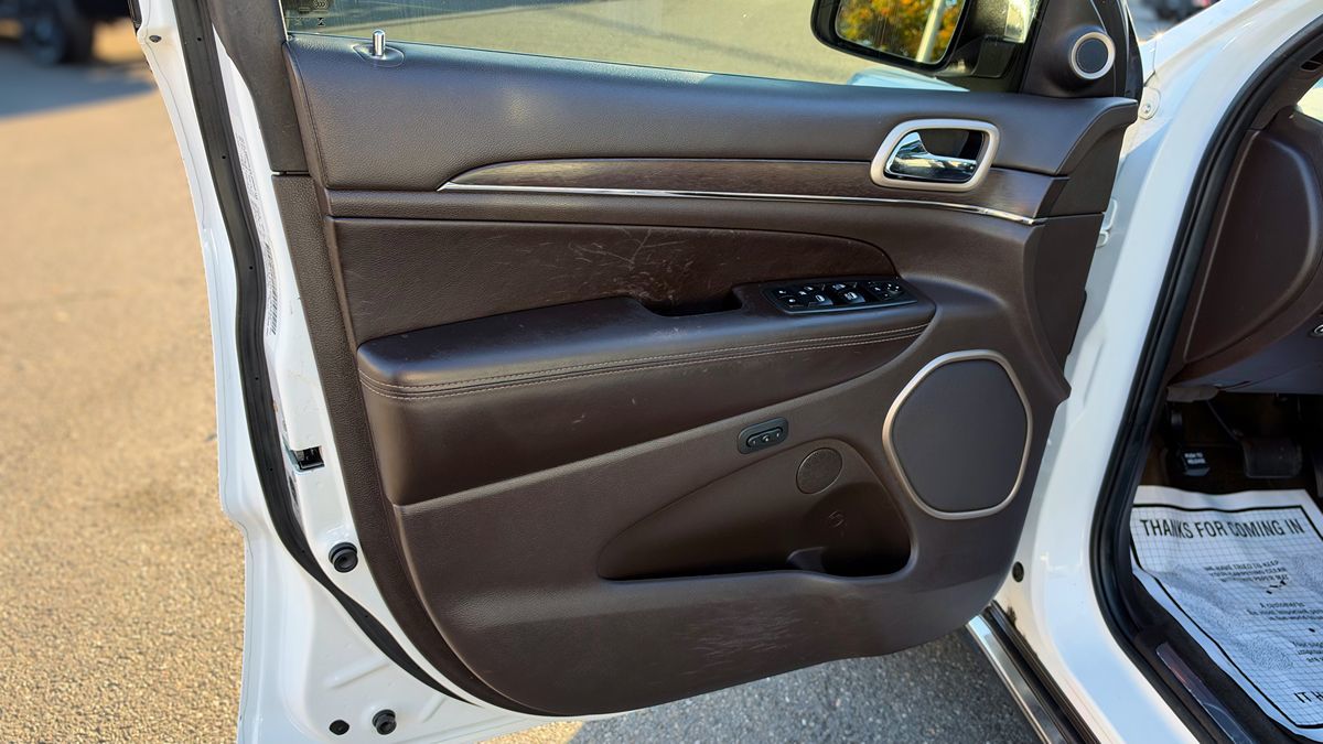 Photo 11 of this Jeep Grand Cherokee