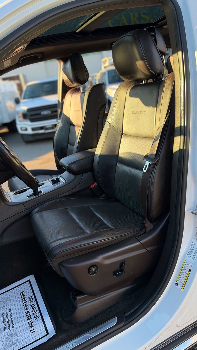 Photo 13 of this Jeep Grand Cherokee