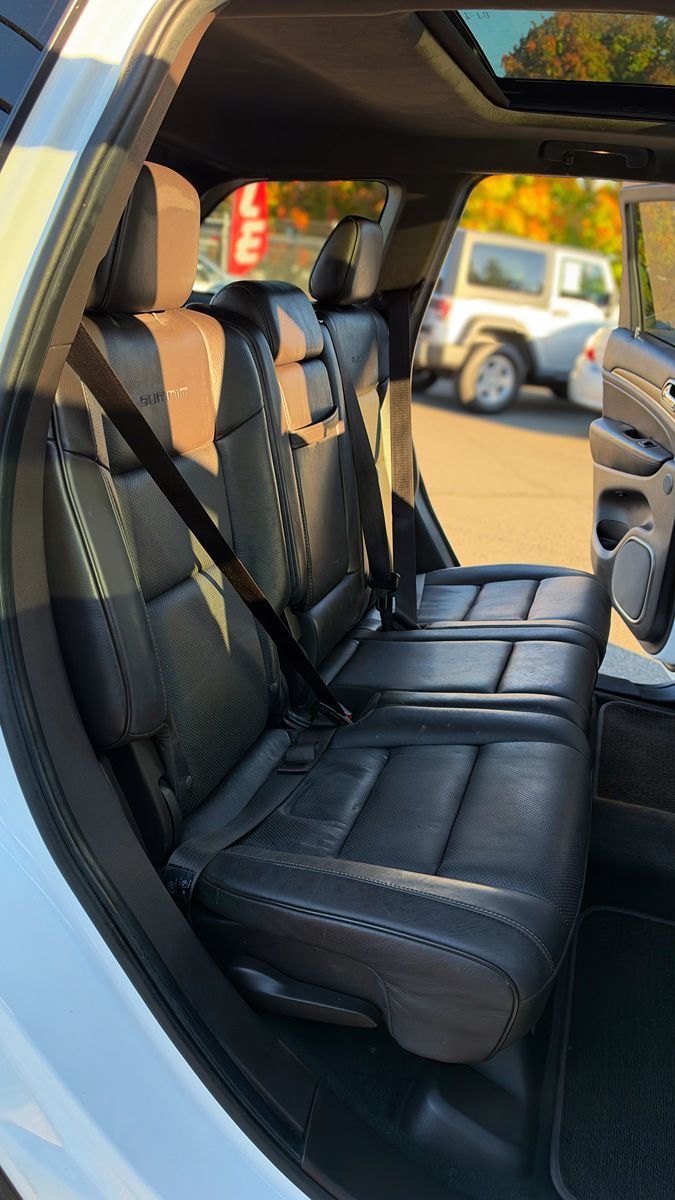 Photo 17 of this Jeep Grand Cherokee