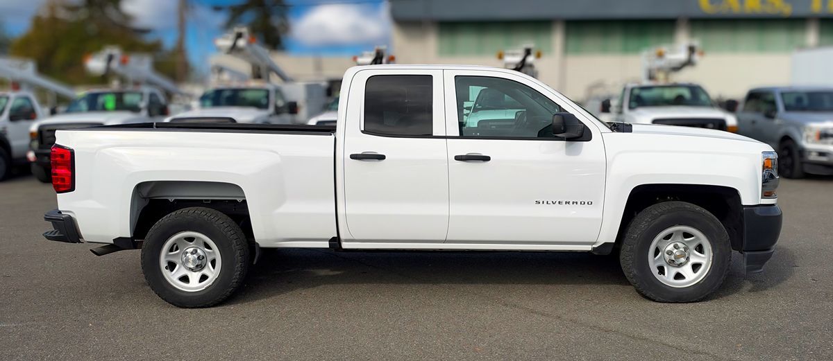 Photo 6 of this Chevrolet Silverado 1500 LD