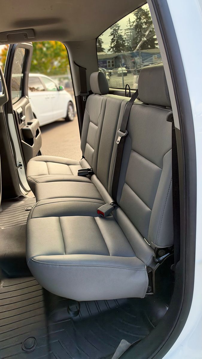 Photo 14 of this Chevrolet Silverado 1500 LD