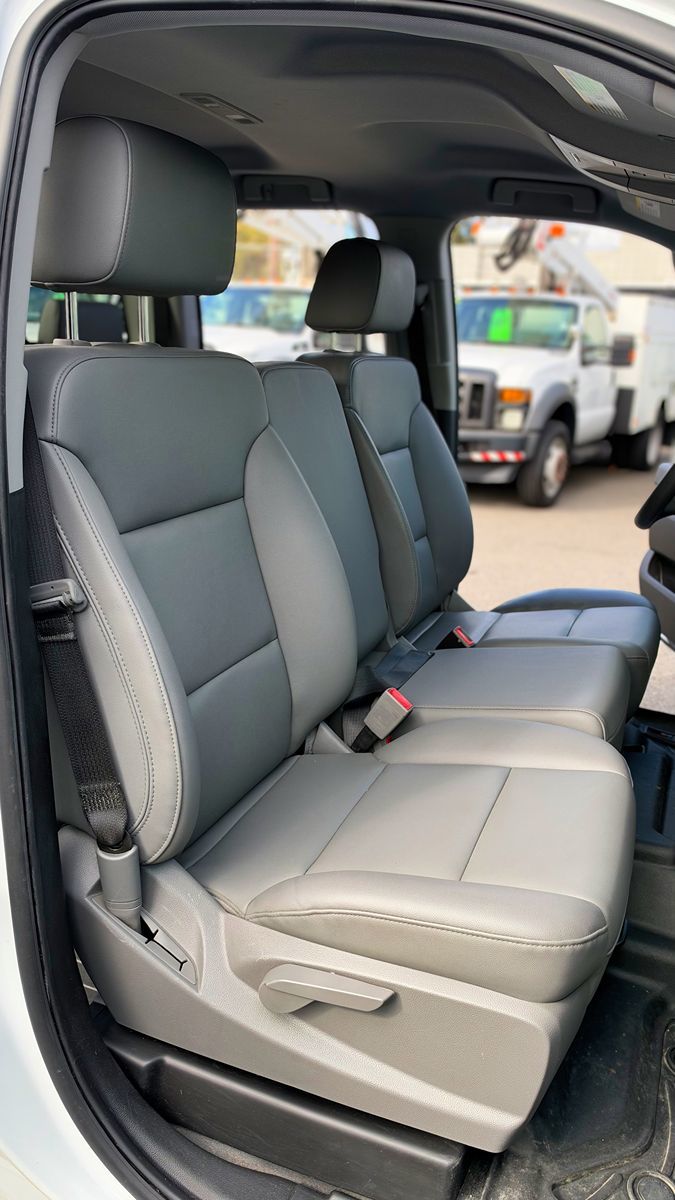 Photo 16 of this Chevrolet Silverado 1500 LD