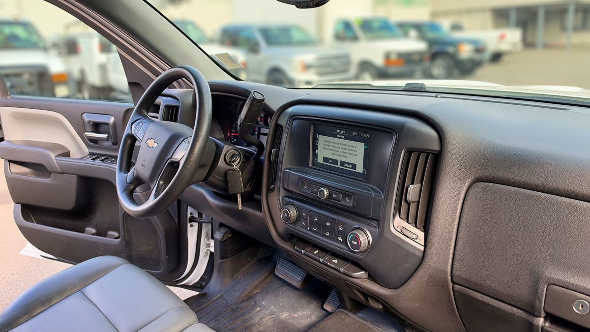 Photo 17 of this Chevrolet Silverado 1500 LD