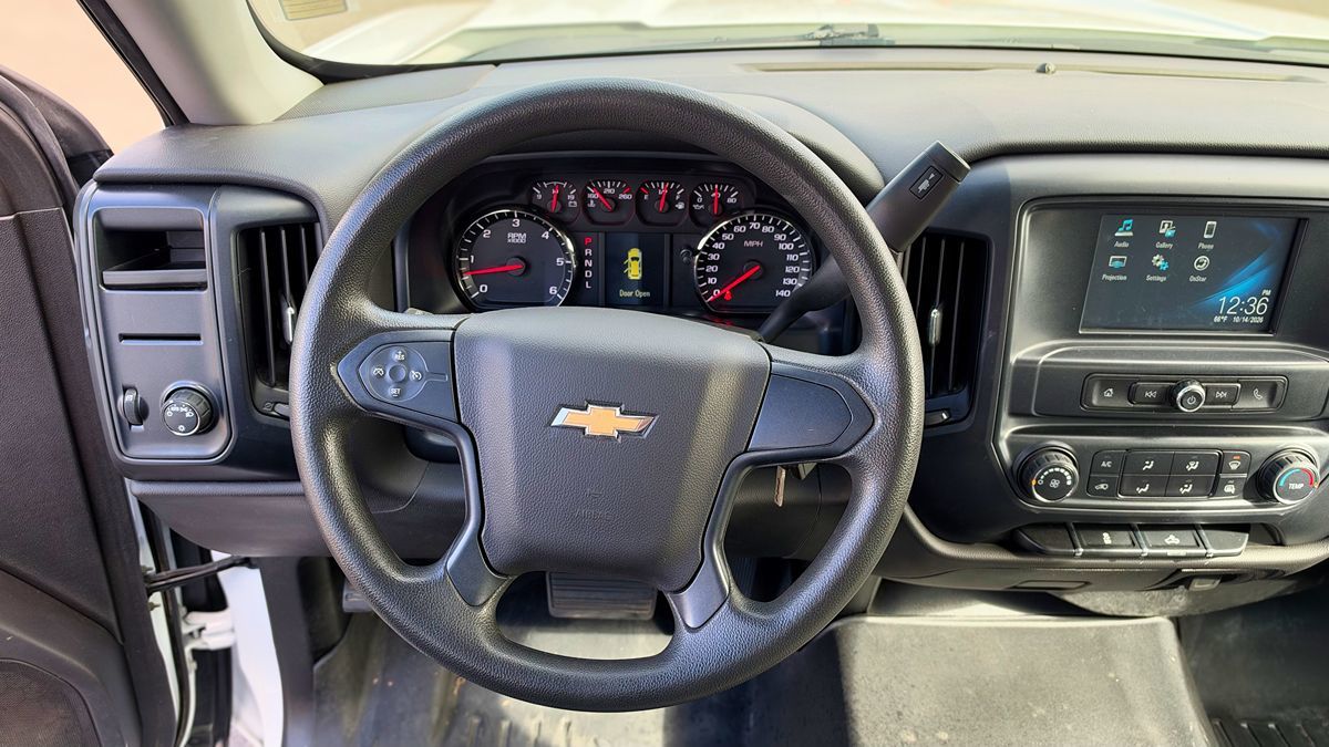 Photo 20 of this Chevrolet Silverado 1500 LD