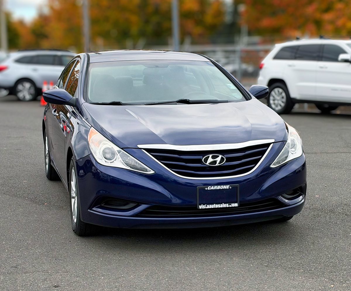 Photo 7 of this Hyundai Sonata