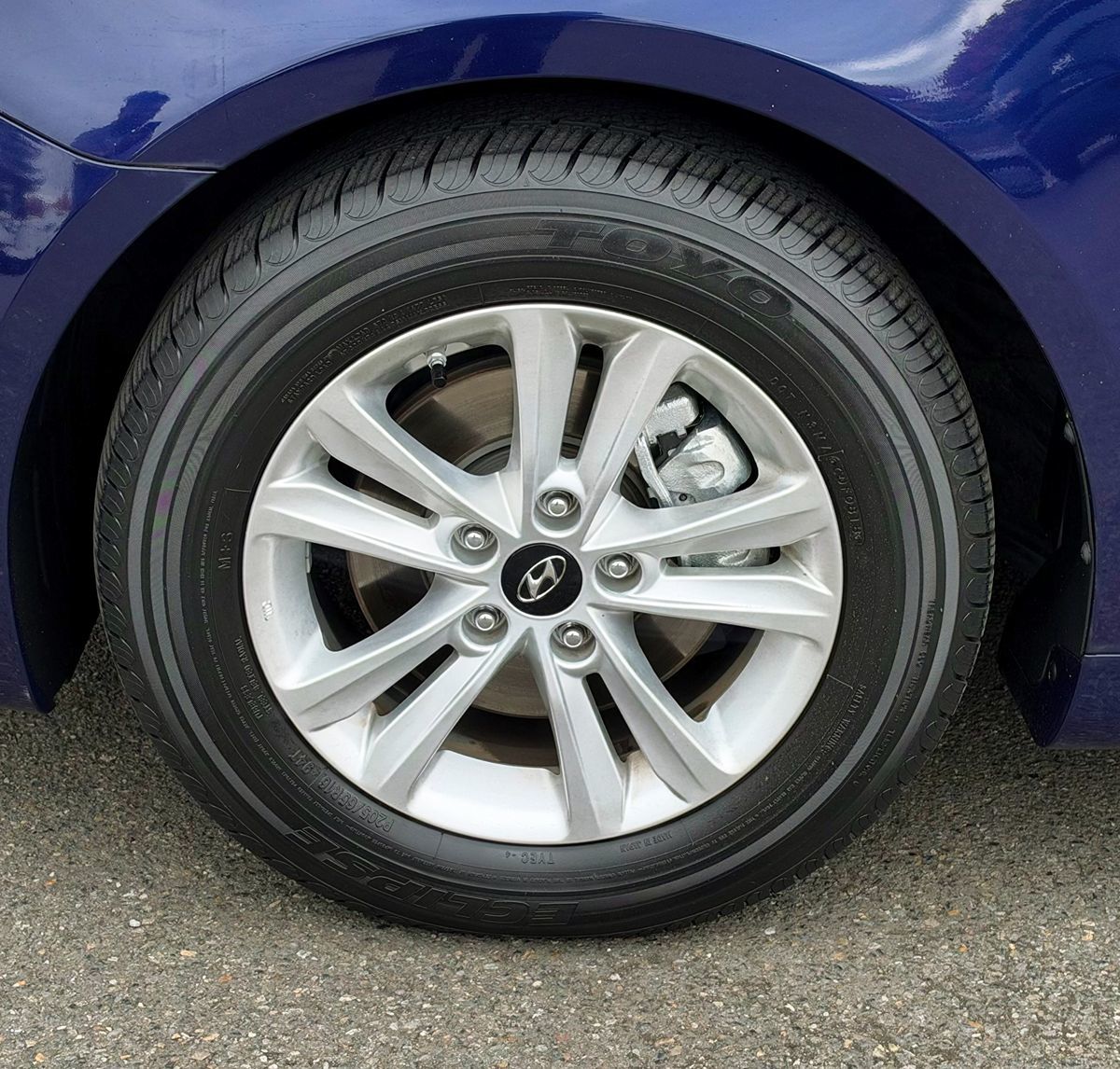 Photo 9 of this Hyundai Sonata