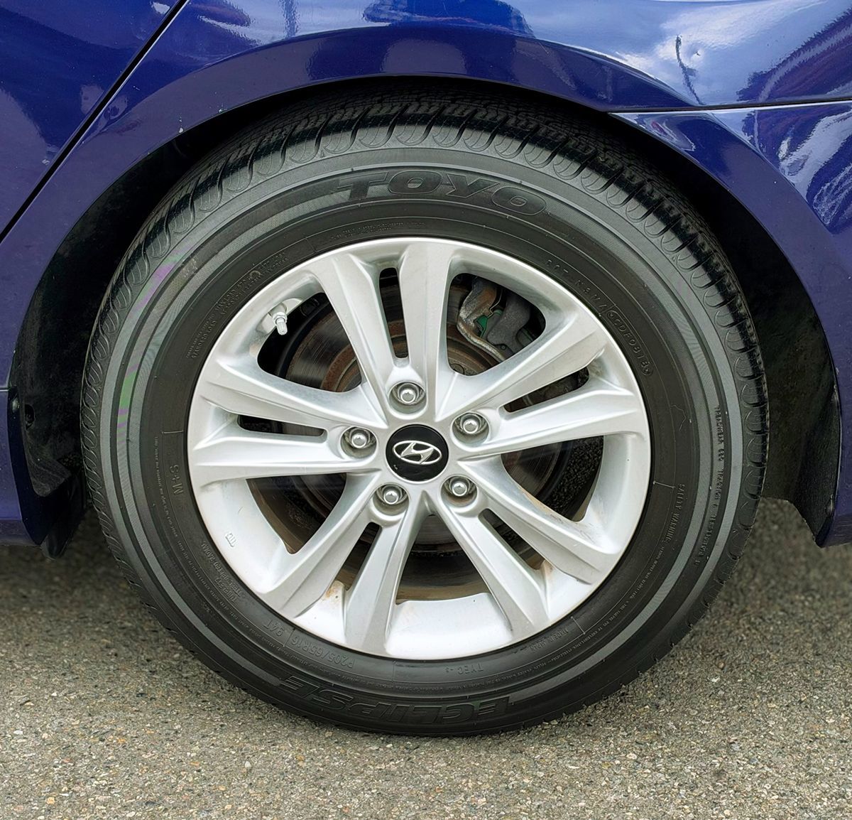 Photo 10 of this Hyundai Sonata