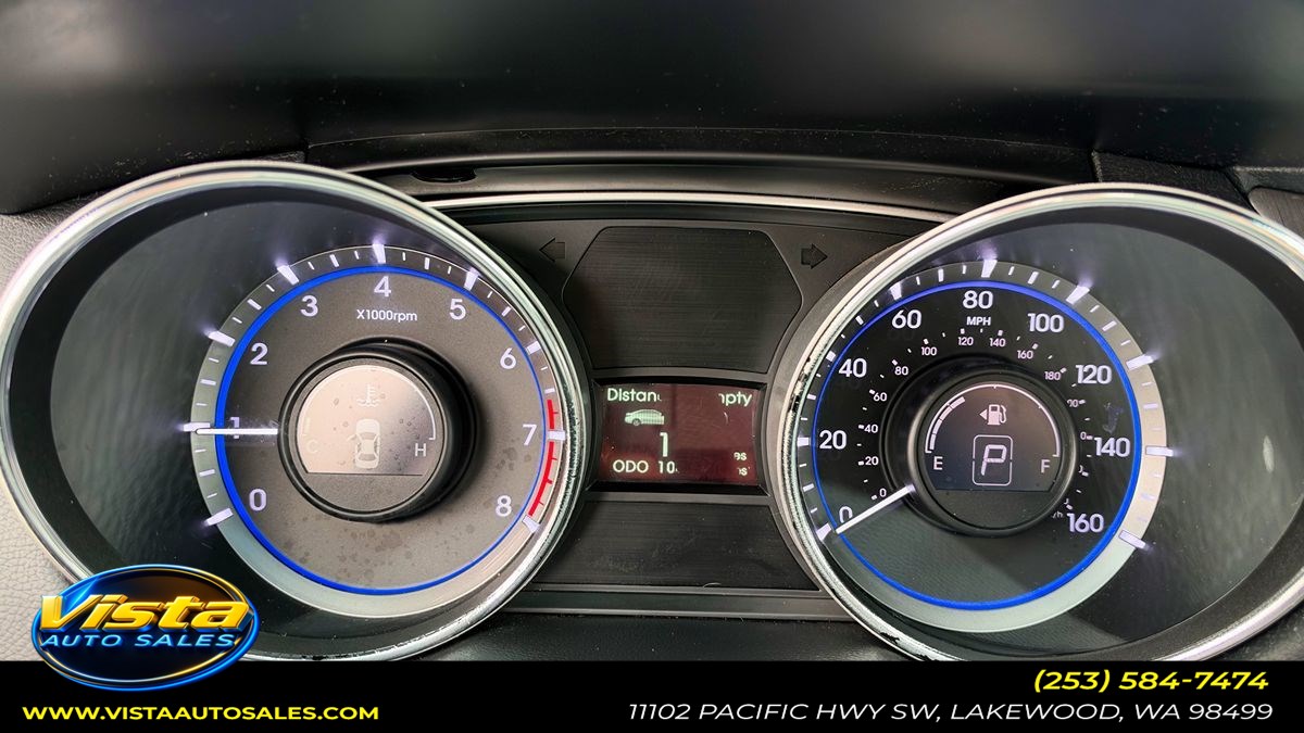 Photo 21 of this Hyundai Sonata