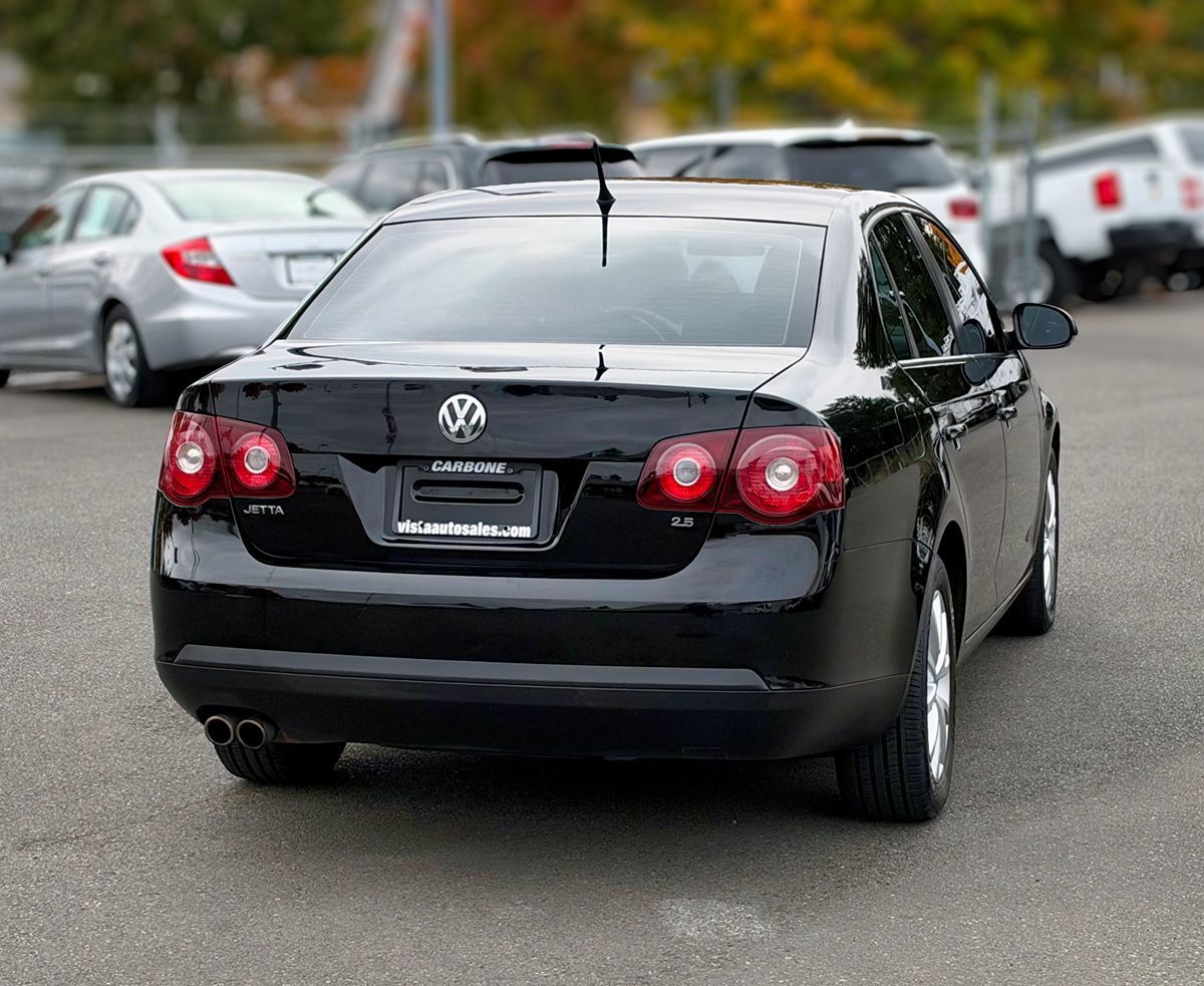 Photo 5 of this Volkswagen Jetta Sedan