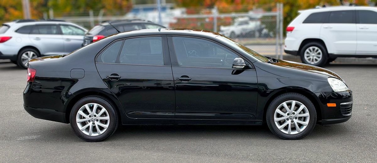 Photo 6 of this Volkswagen Jetta Sedan