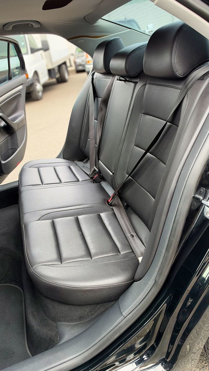 Photo 14 of this Volkswagen Jetta Sedan