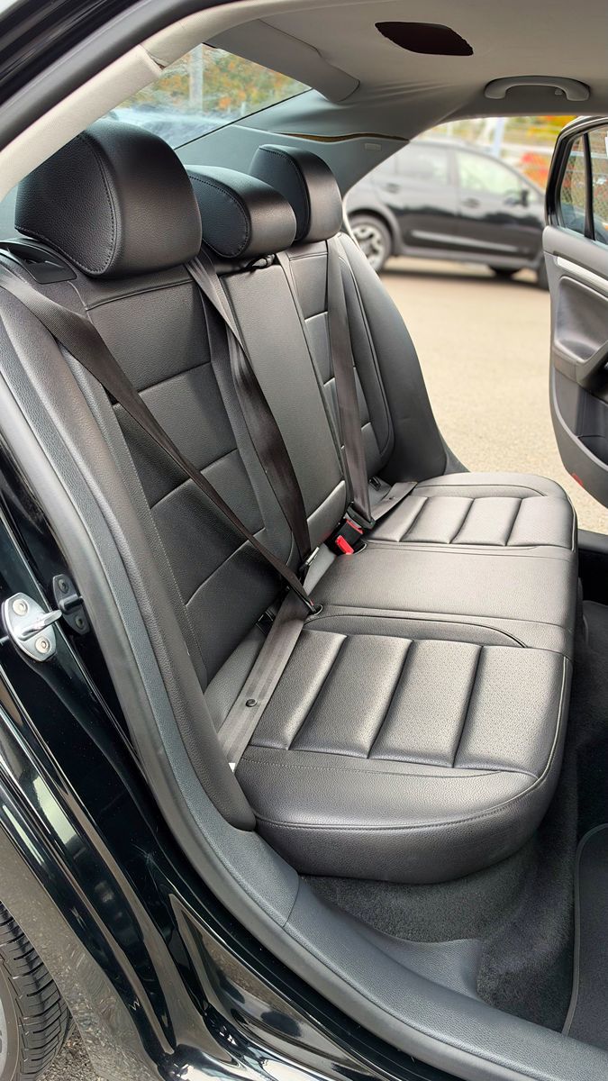 Photo 16 of this Volkswagen Jetta Sedan