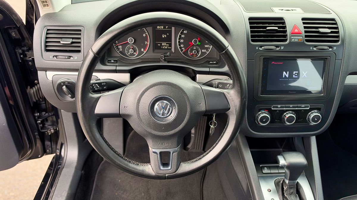 Photo 21 of this Volkswagen Jetta Sedan