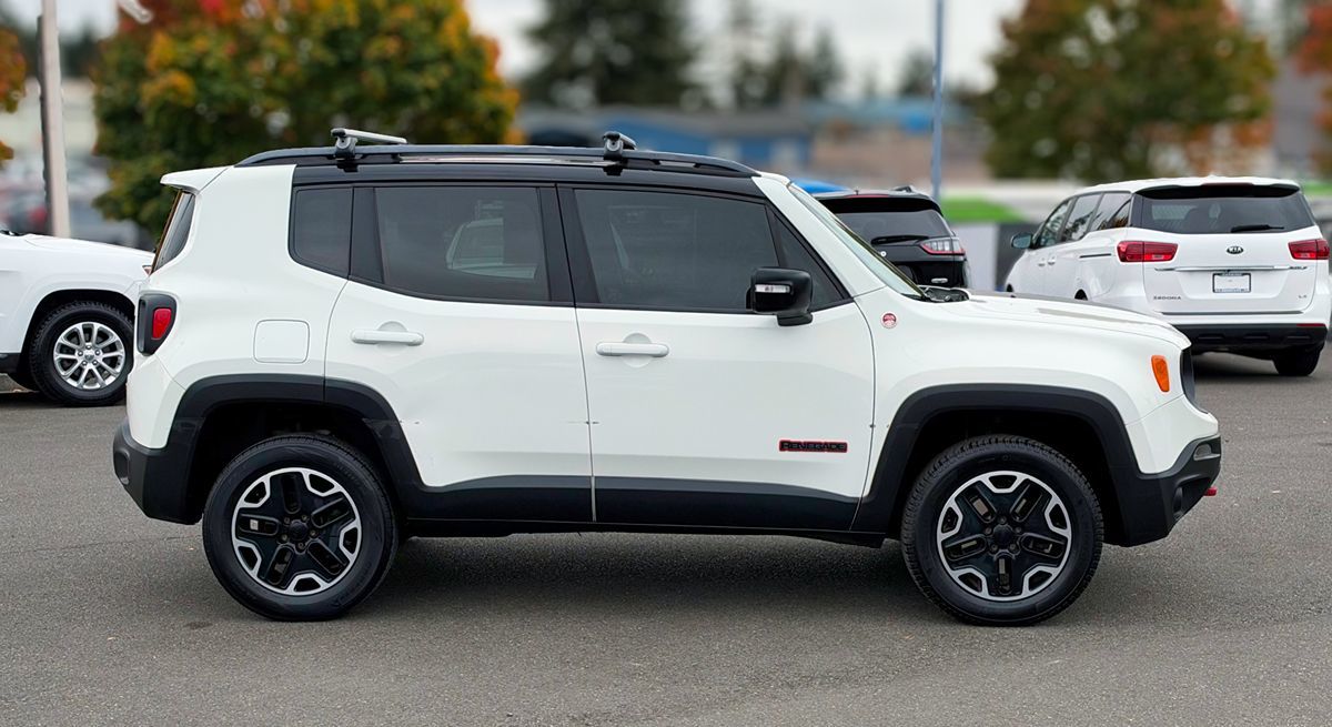 Photo 6 of this Jeep Renegade