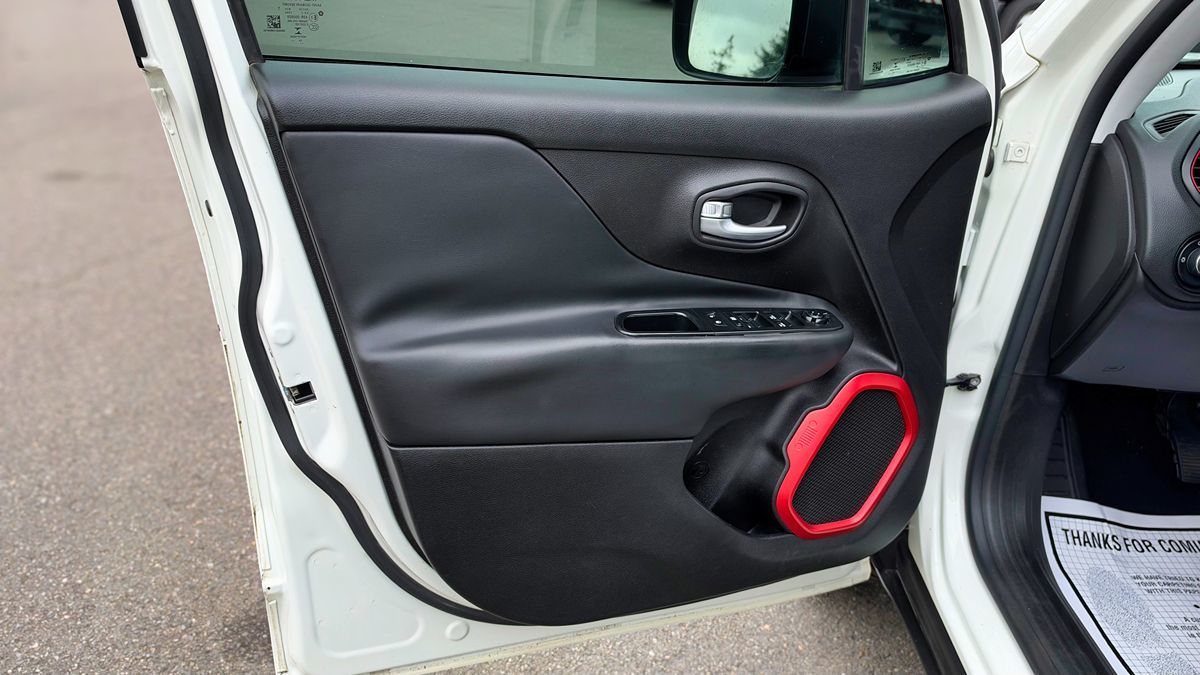 Photo 11 of this Jeep Renegade