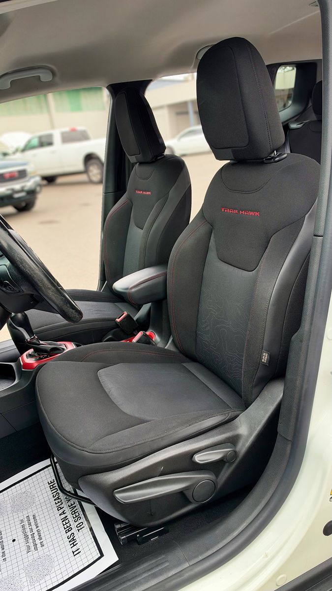 Photo 13 of this Jeep Renegade