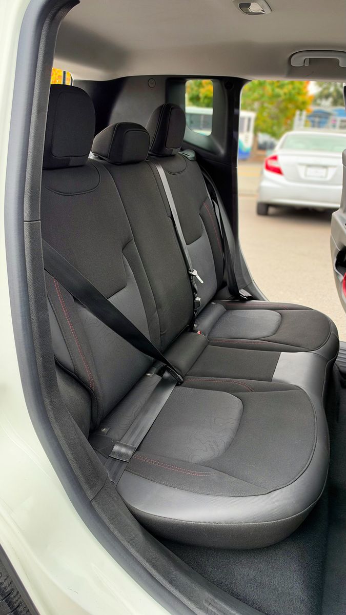 Photo 16 of this Jeep Renegade