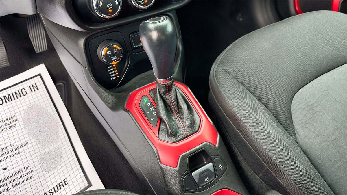 Photo 19 of this Jeep Renegade