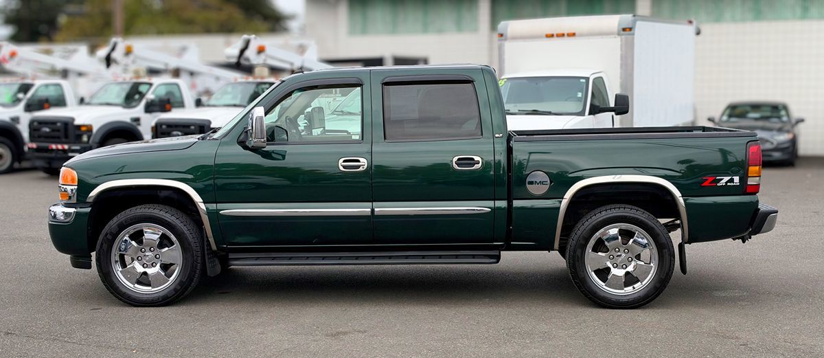 Photo 2 of this GMC Sierra 1500