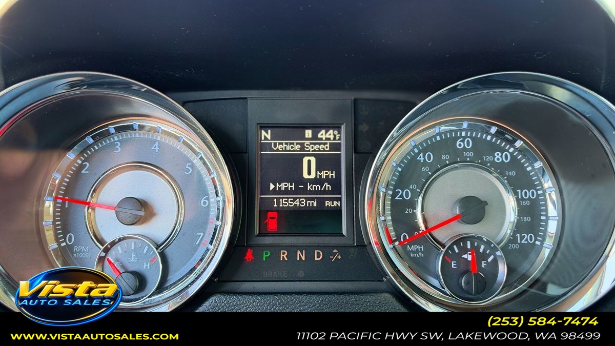 Photo 22 of this Chrysler Town & Country