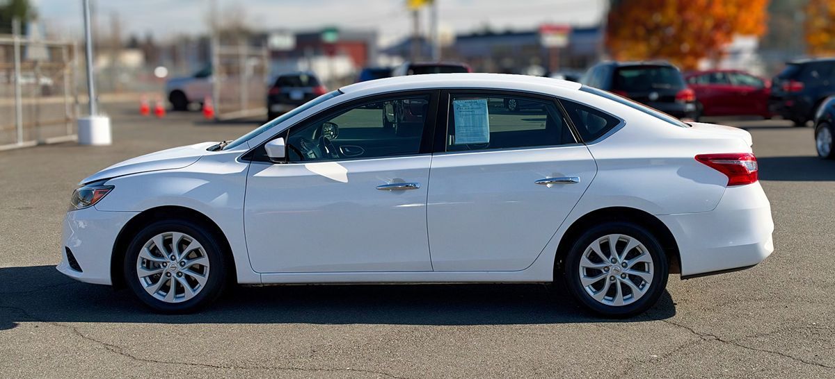 Photo 2 of this Nissan Sentra