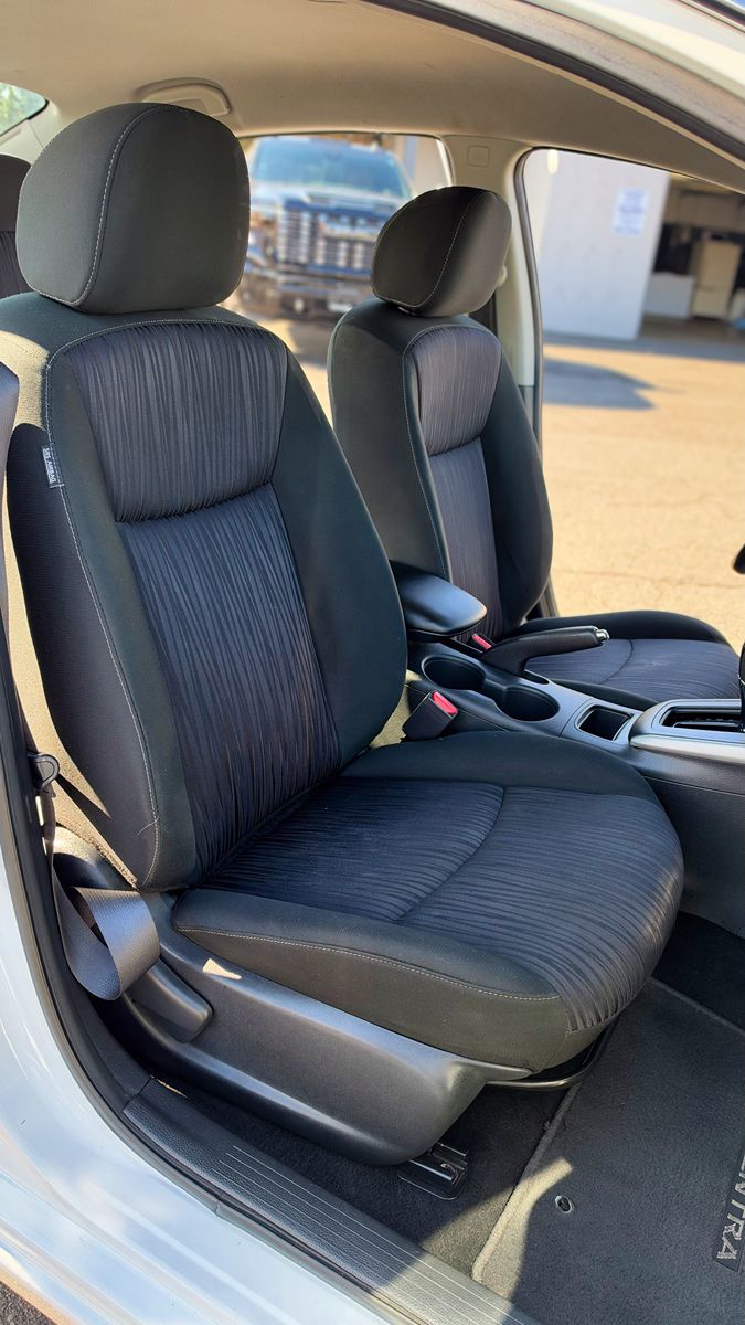 Photo 14 of this Nissan Sentra
