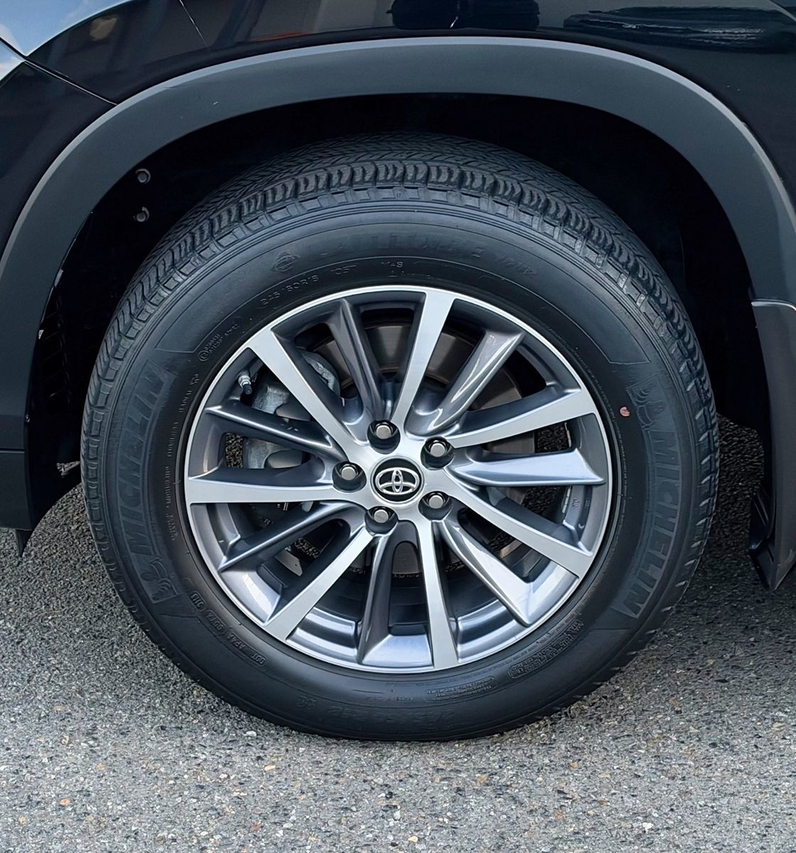 Photo 9 of this Toyota Highlander