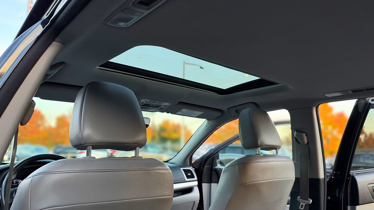 Photo 15 of this Toyota Highlander