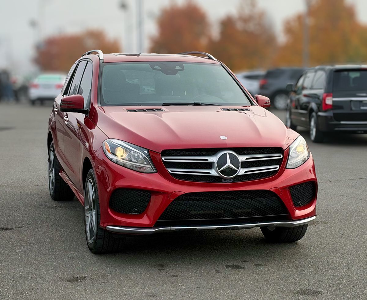 Photo 7 of this Mercedes-Benz GLE 400