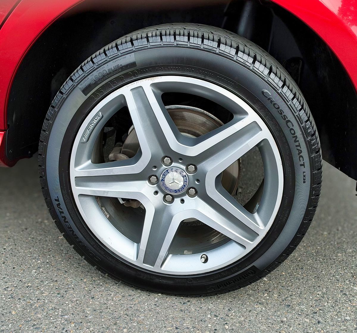 Photo 10 of this Mercedes-Benz GLE 400
