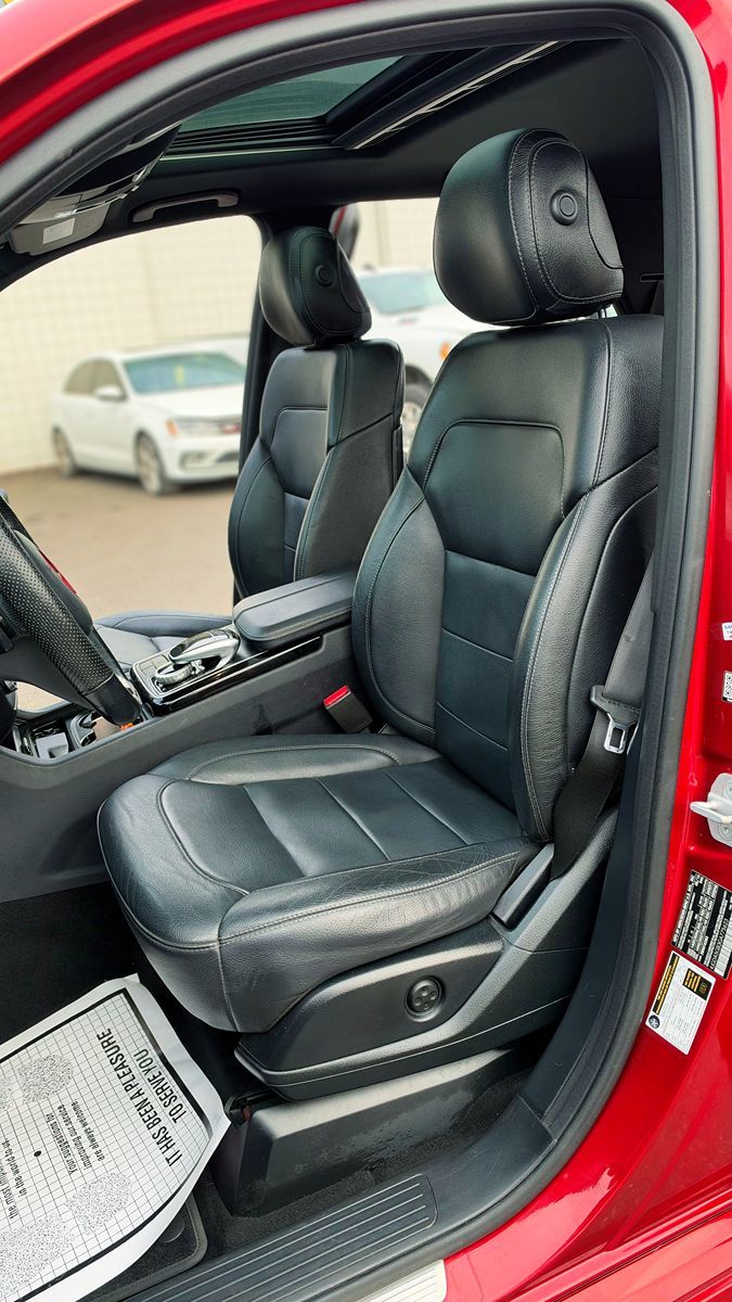 Photo 14 of this Mercedes-Benz GLE 400