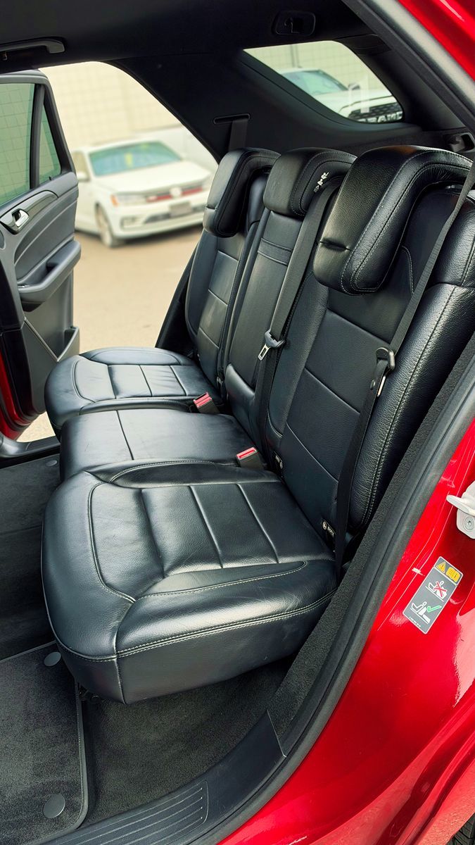 Photo 15 of this Mercedes-Benz GLE 400