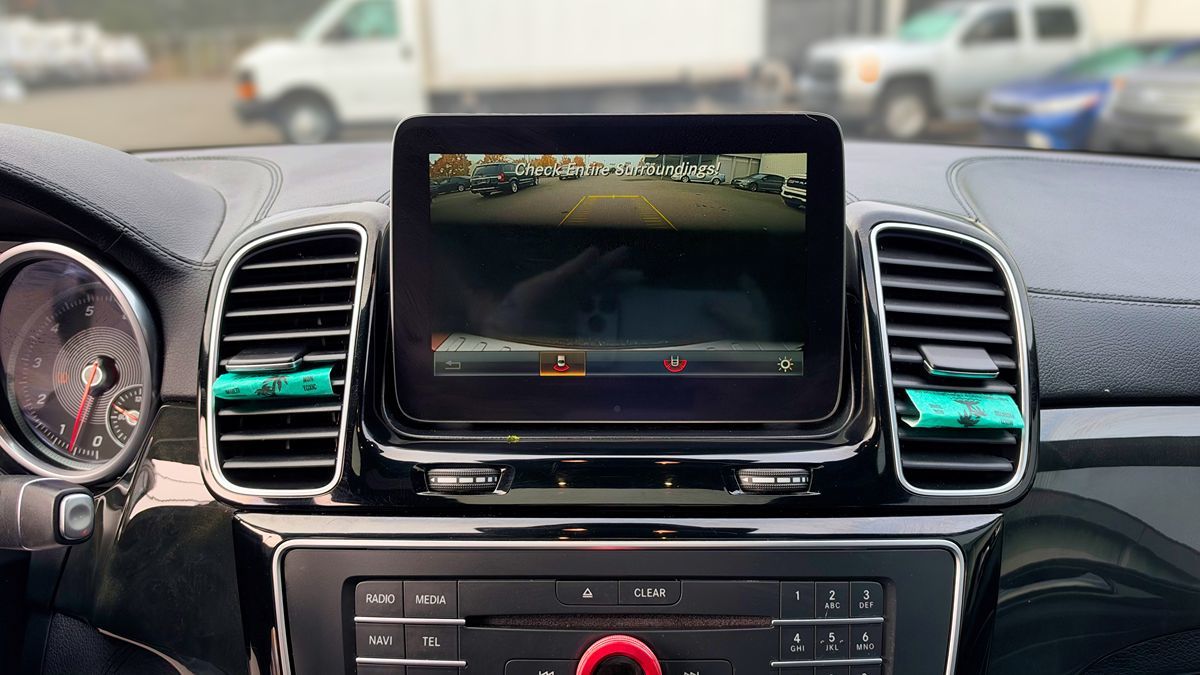 Photo 24 of this Mercedes-Benz GLE 400
