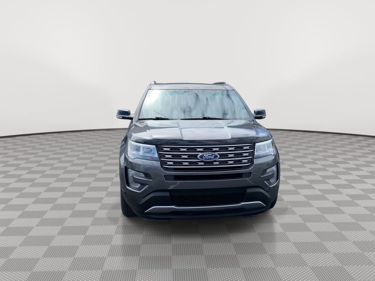 2016 Ford Explorer XLT photo 4