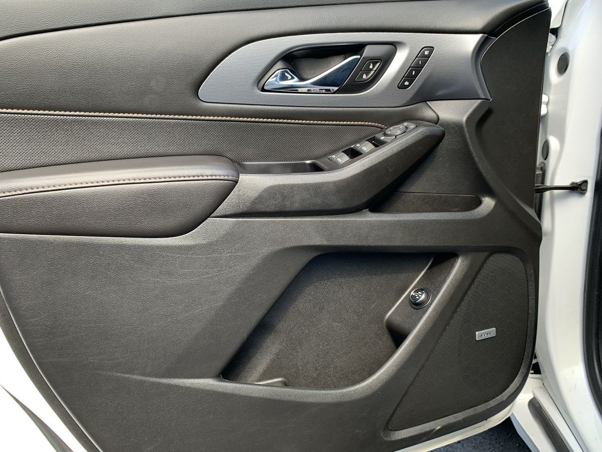 2020 Chevrolet Traverse Premier - Photo 16