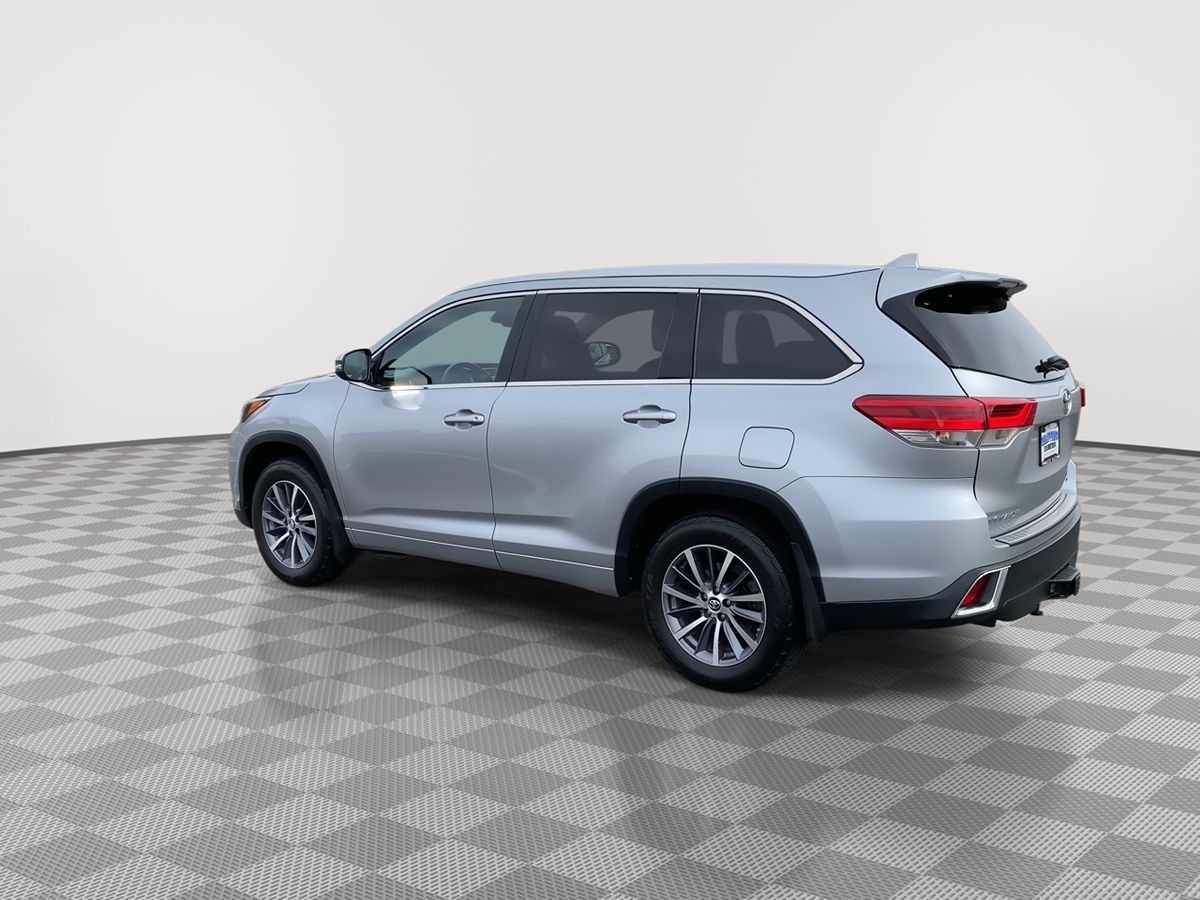 2017 Toyota Highlander SE XLE photo 3