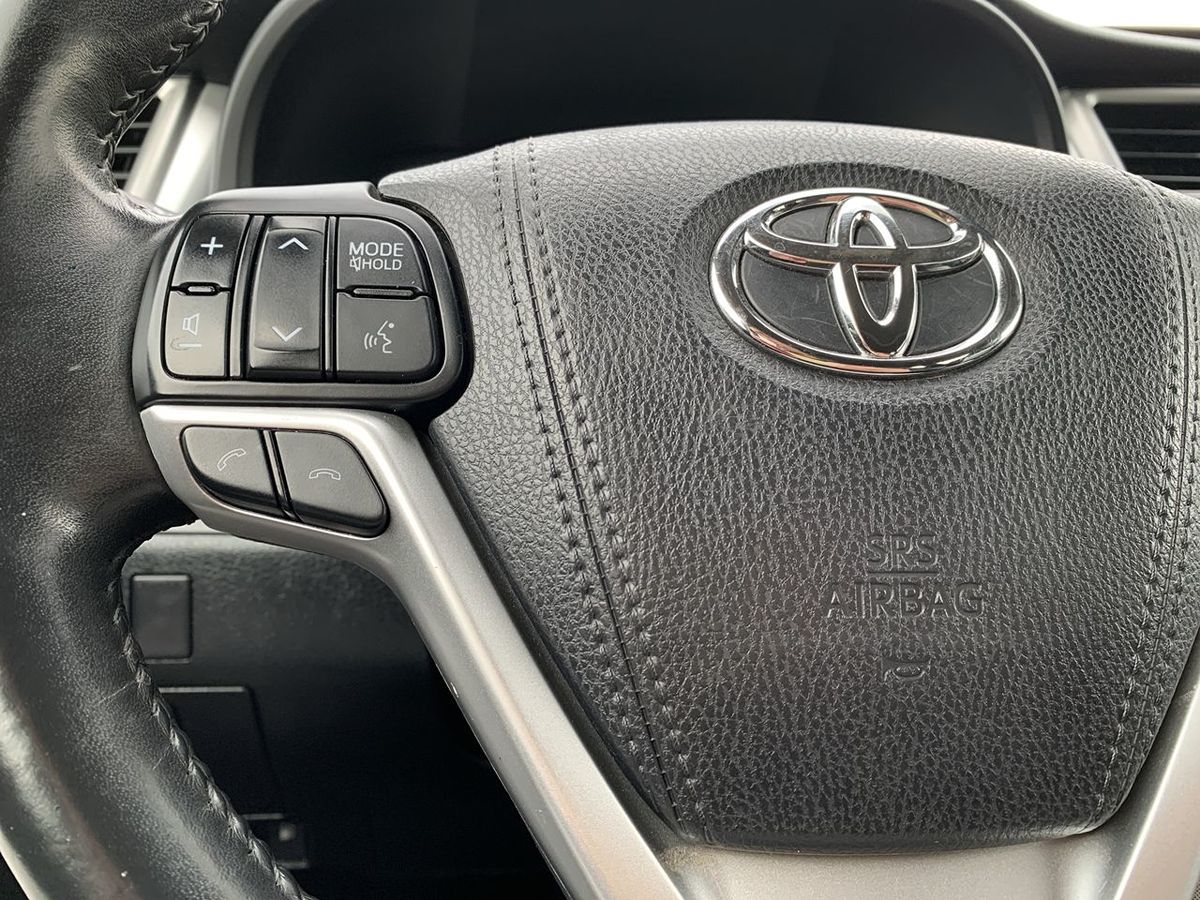 2017 Toyota Highlander SE XLE photo 17