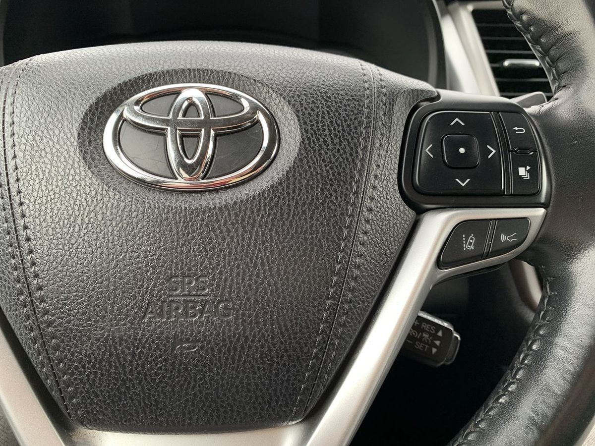 2017 Toyota Highlander SE XLE photo 19