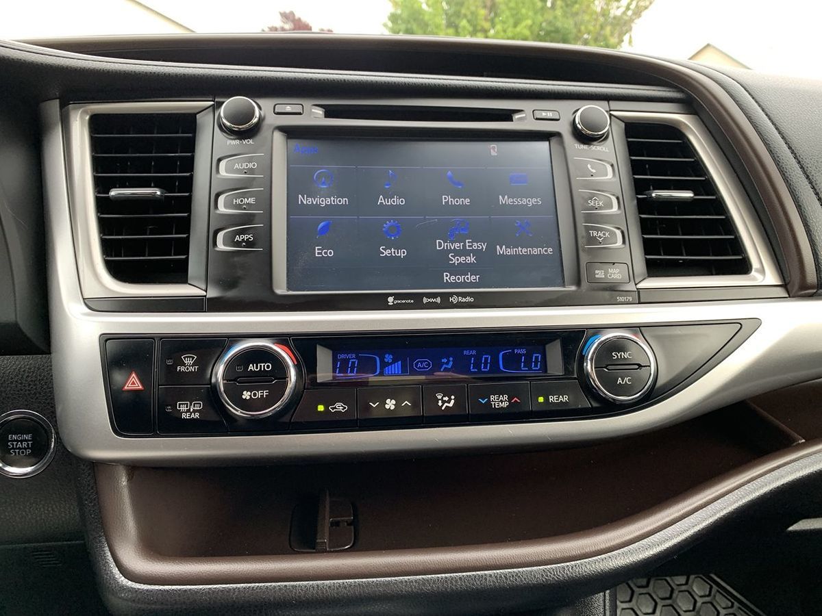 2017 Toyota Highlander SE XLE photo 21