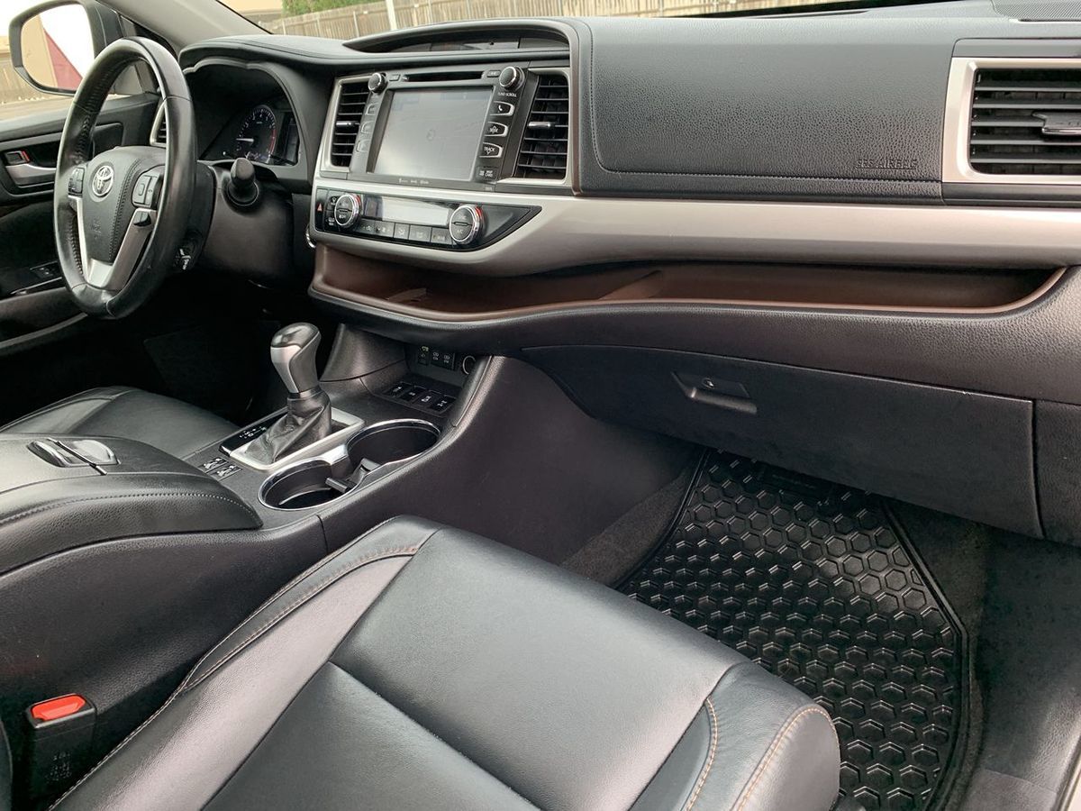 2017 Toyota Highlander SE XLE photo 33
