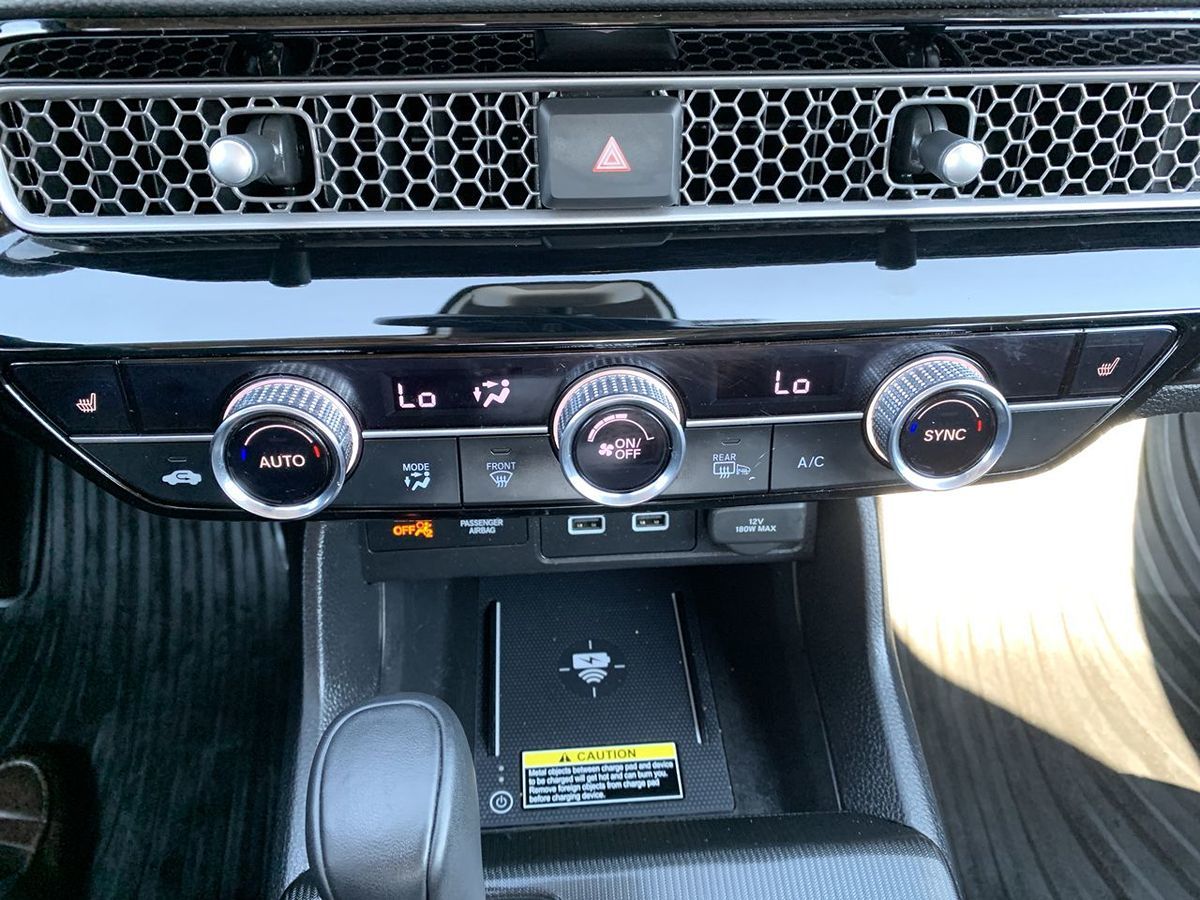 2024 Honda Civic Touring photo 24