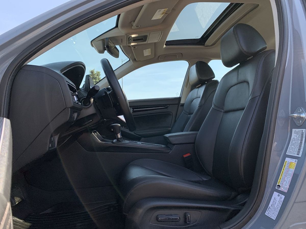 2024 Honda Civic Touring photo 29