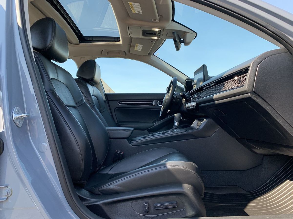 2024 Honda Civic Touring photo 31