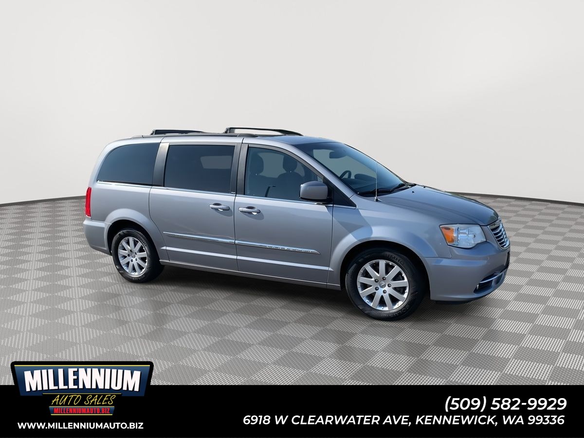 Sold 2013 Chrysler Town Country Touring in Kennewick